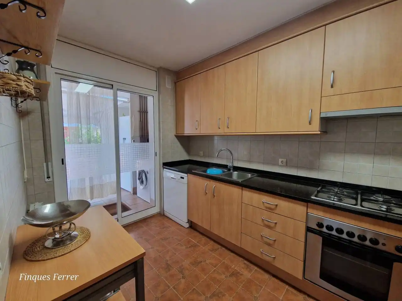 Cocina de Piso de alquiler en Cubelles con Aire acondicionado, Calefacción y Jardín privado