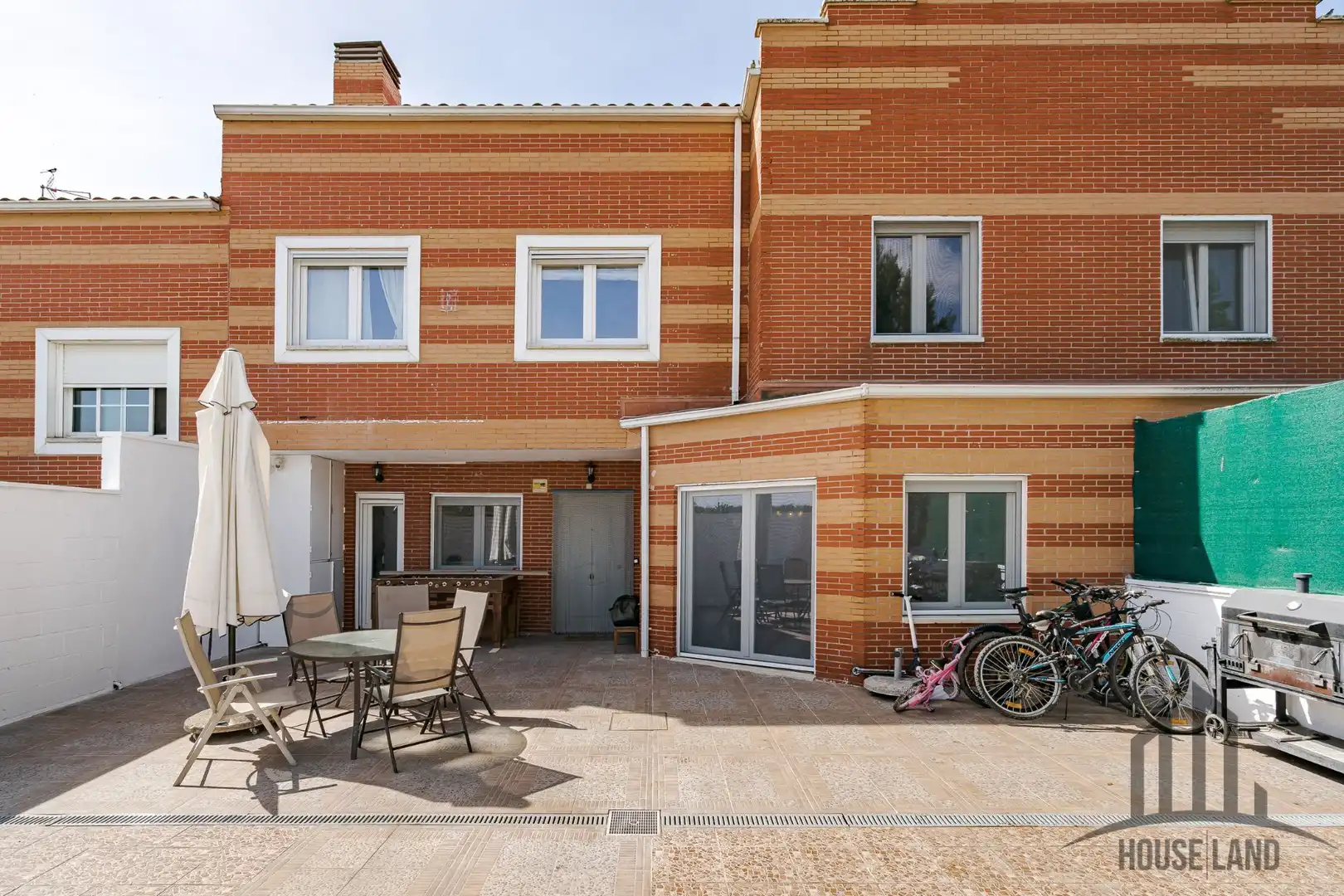 Vista exterior de Casa adosada en venta en Meco con Aire acondicionado, Calefacción y Trastero