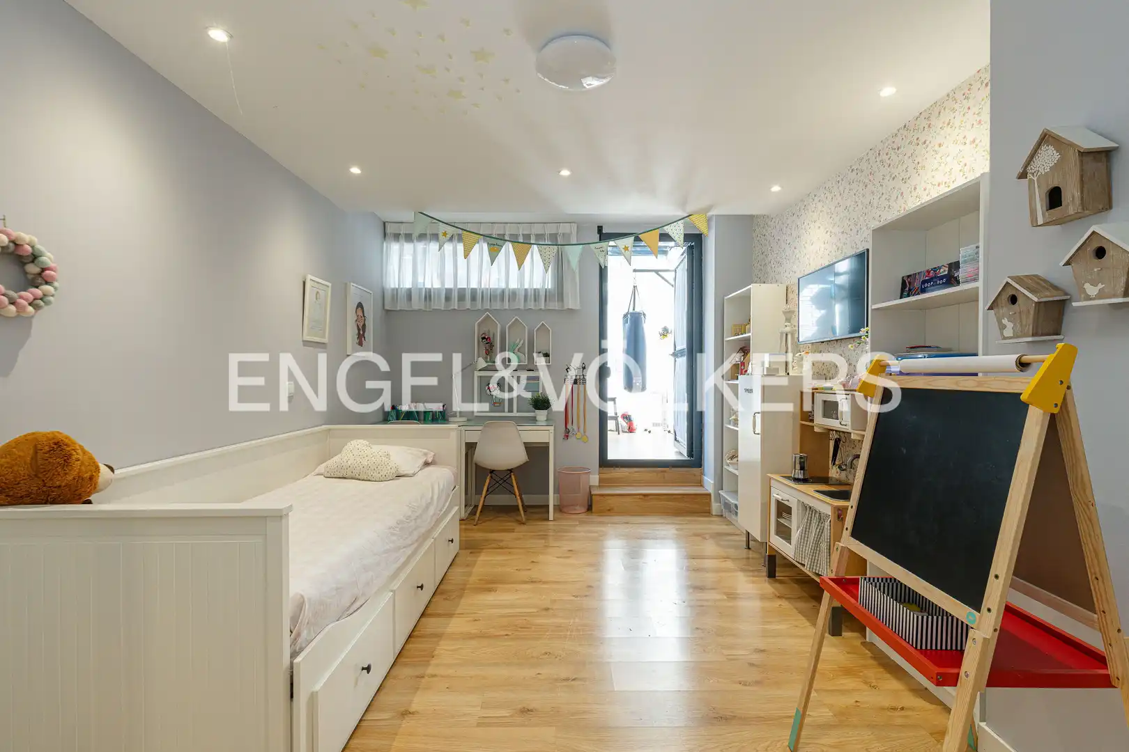 Bedroom of Flat for sale in Zona Monte El Pilar