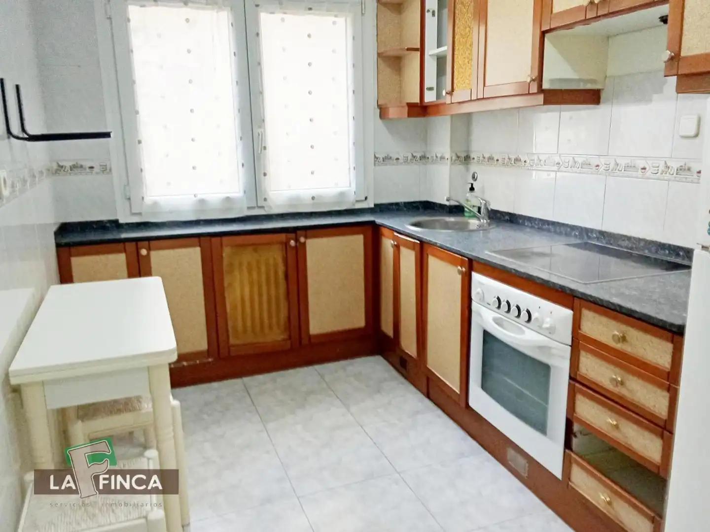 Kitchen of Flat for sale in Gijón   with Heating, Parquet flooring and Furnished