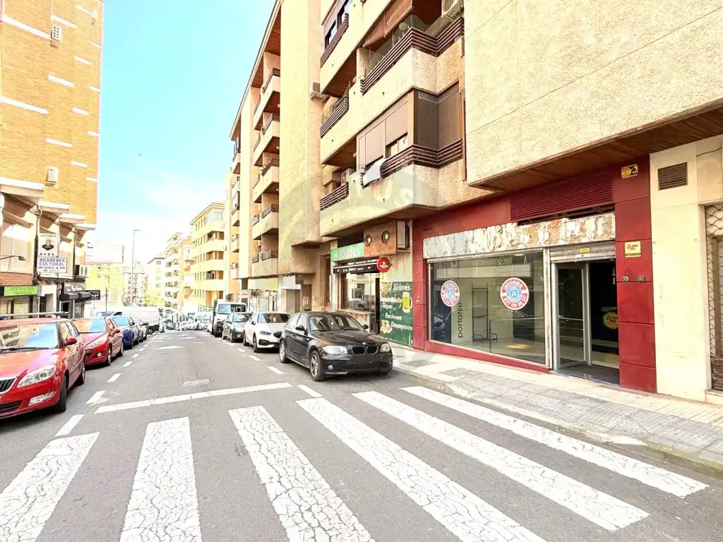 Exterior view of Commercial properties for rent in Cáceres  with Air Conditioner