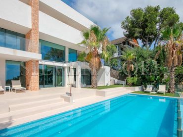 Casa con piscina en venta en Passeig Can Vinyes