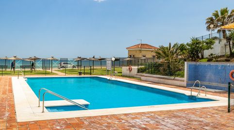 Foto 2 de Ático en venta en Guadalobón, Estepona