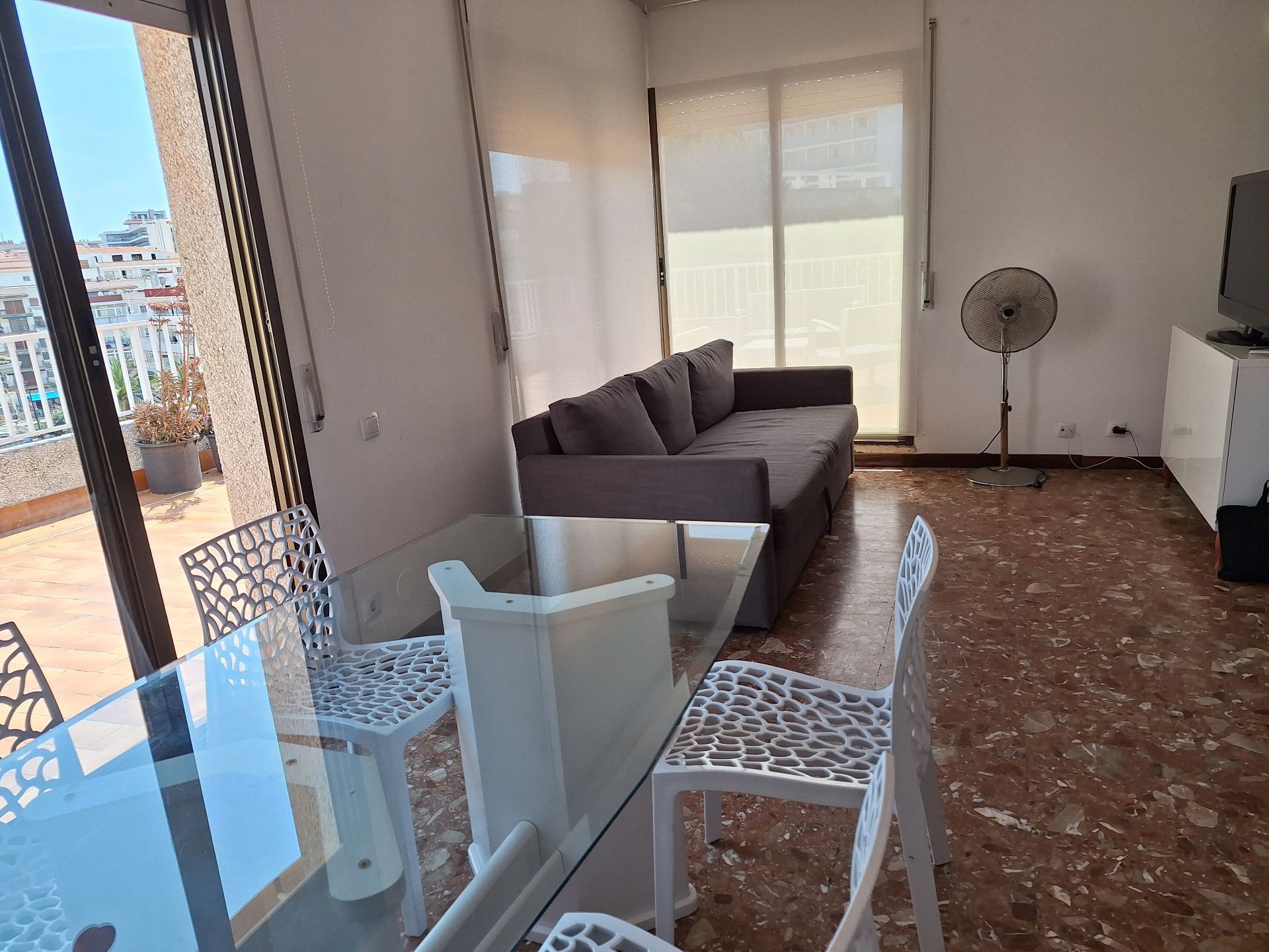 Sala de estar de Ático de alquiler en Salou con Calefacción, Terraza y Amueblado