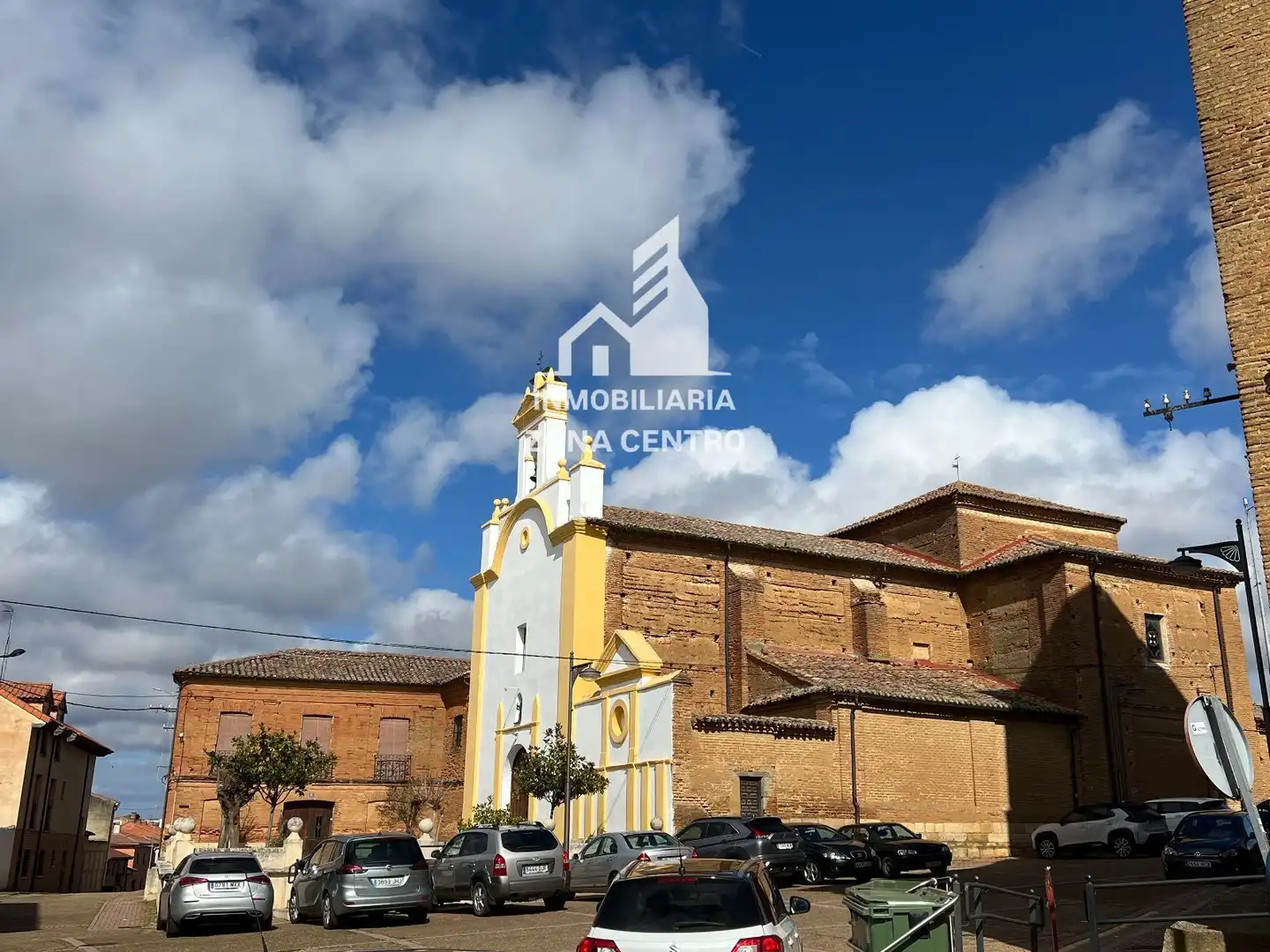 Vista exterior de Casa adosada en venta en Sahagún con Calefacción y Amueblado