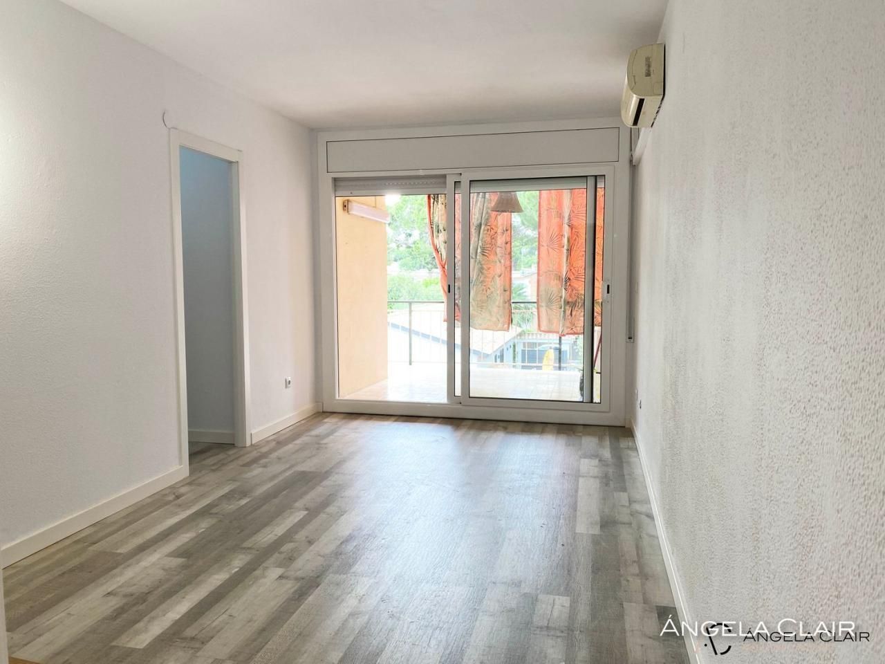 Bedroom of Flat to rent in Castelldefels  with Air Conditioner, Heating and Parquet flooring