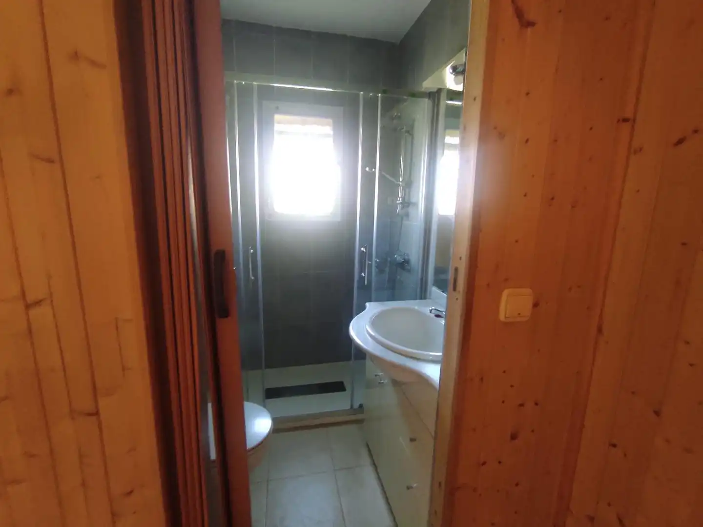 Baño de Piso en venta en Madrid con Aire acondicionado, Calefacción y Jardín privado