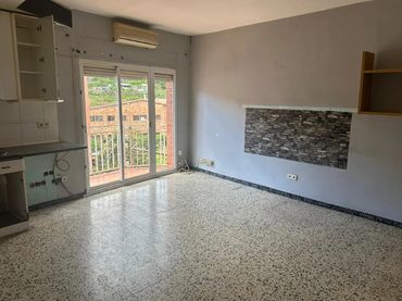 Wohnung mit Balkon zum Verkauf in Carrer Frederic Soler Pitarra