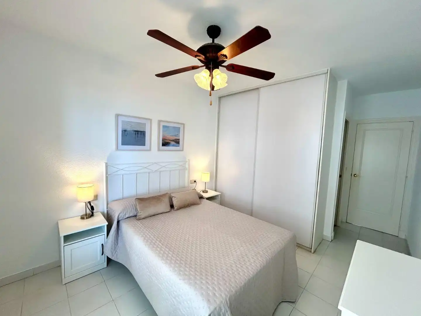 Schlafzimmer von Wohnungen zur Miete in Fuengirola mit Klimaanlage, Heizung und Privatgarten