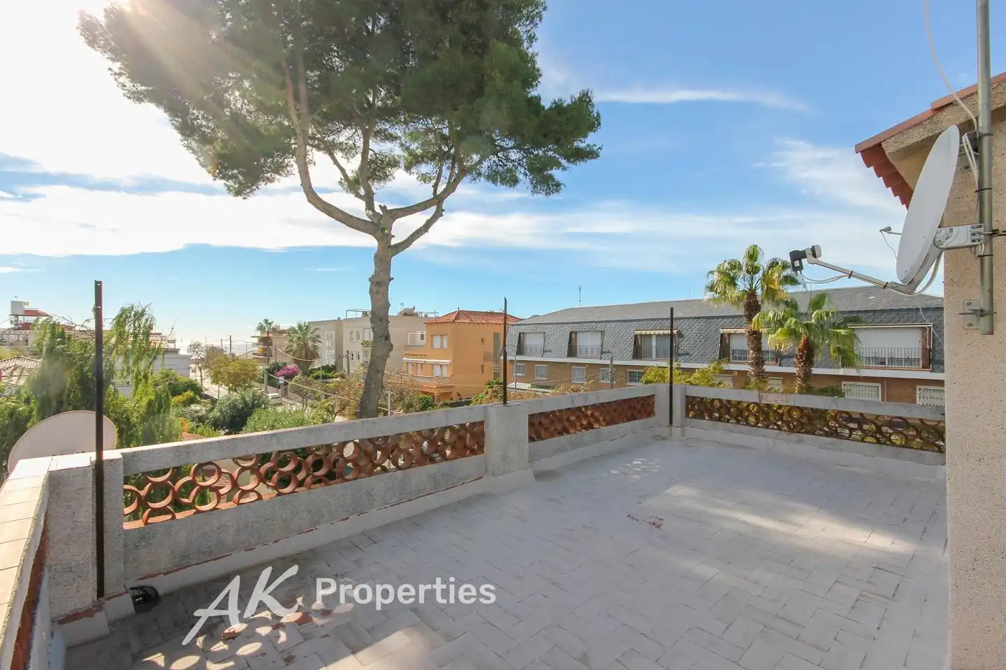 Vista exterior de Casa o chalet en venta en Castelldefels con Calefacción, Jardín privado y Terraza