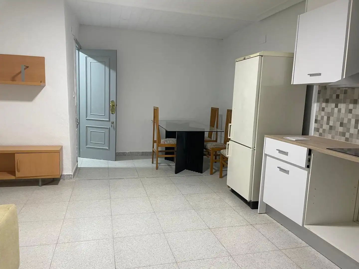 Kitchen of Flat for rent in Almansa  with Furnished