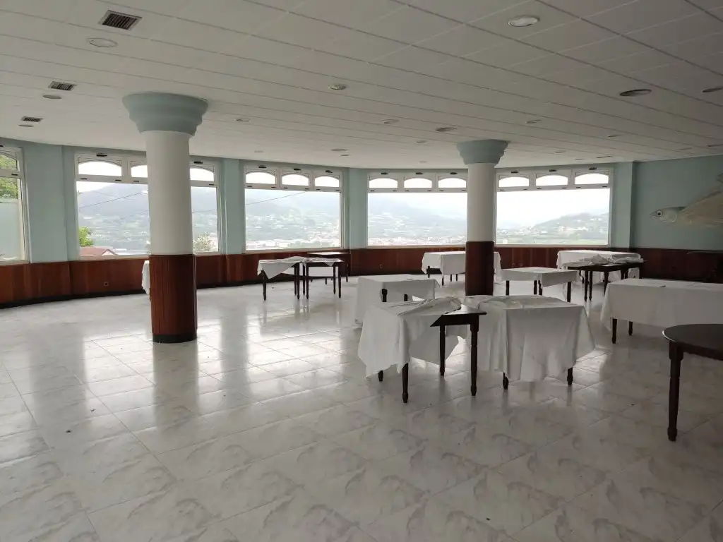 Local comercial en venta en Cedeira, imagen 2