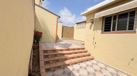 Foto 2 de Casa adosada de alquiler en Carrer de la Plaça de Bous, 22, Benaguasil, Valencia