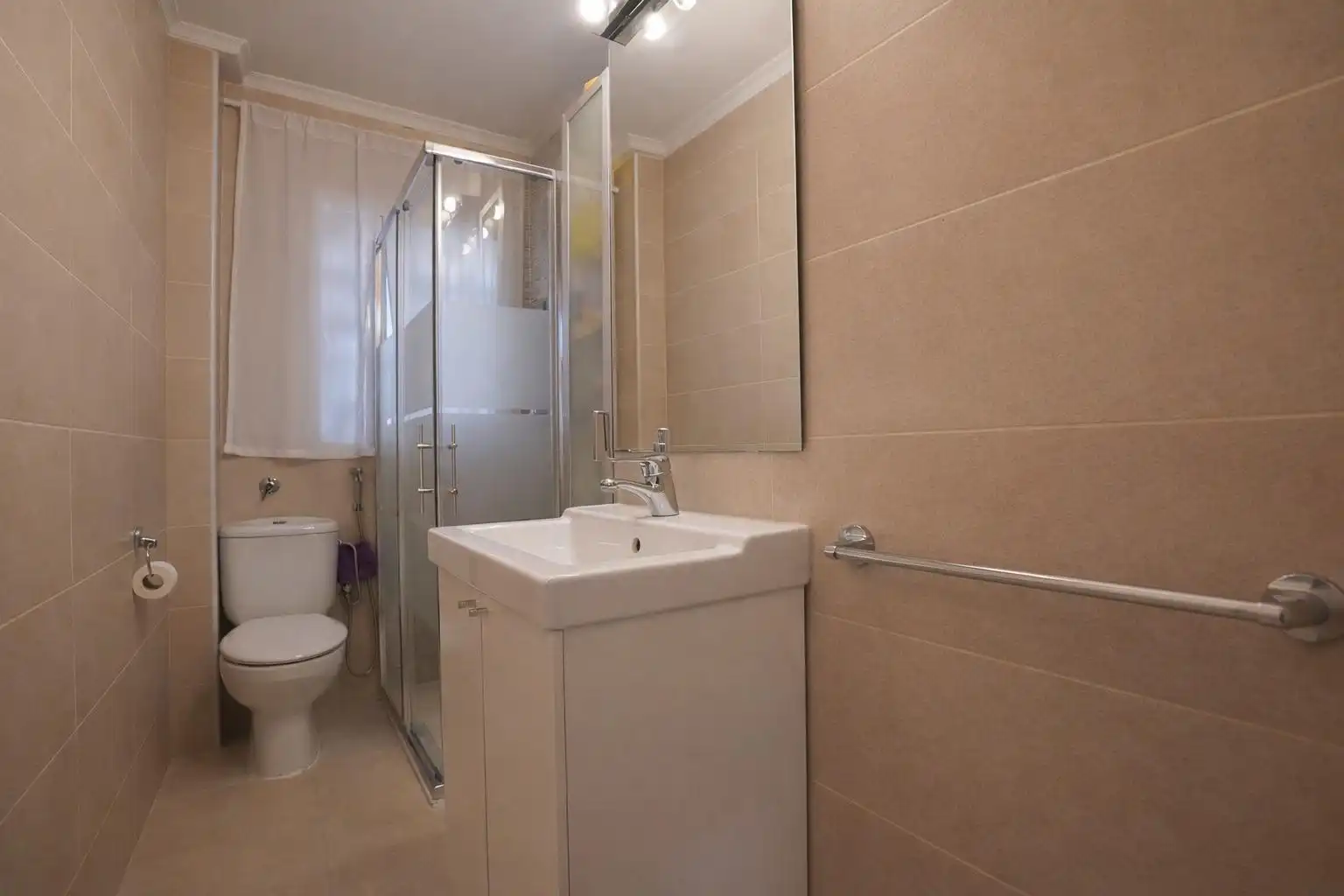 Baño de Piso en venta en Salou con Terraza y Balcón