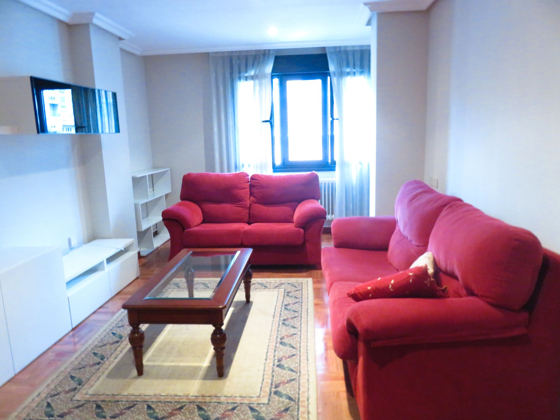 Sala d'estar de Apartament de lloguer en Avilés amb Calefacció, Moblat i Forn