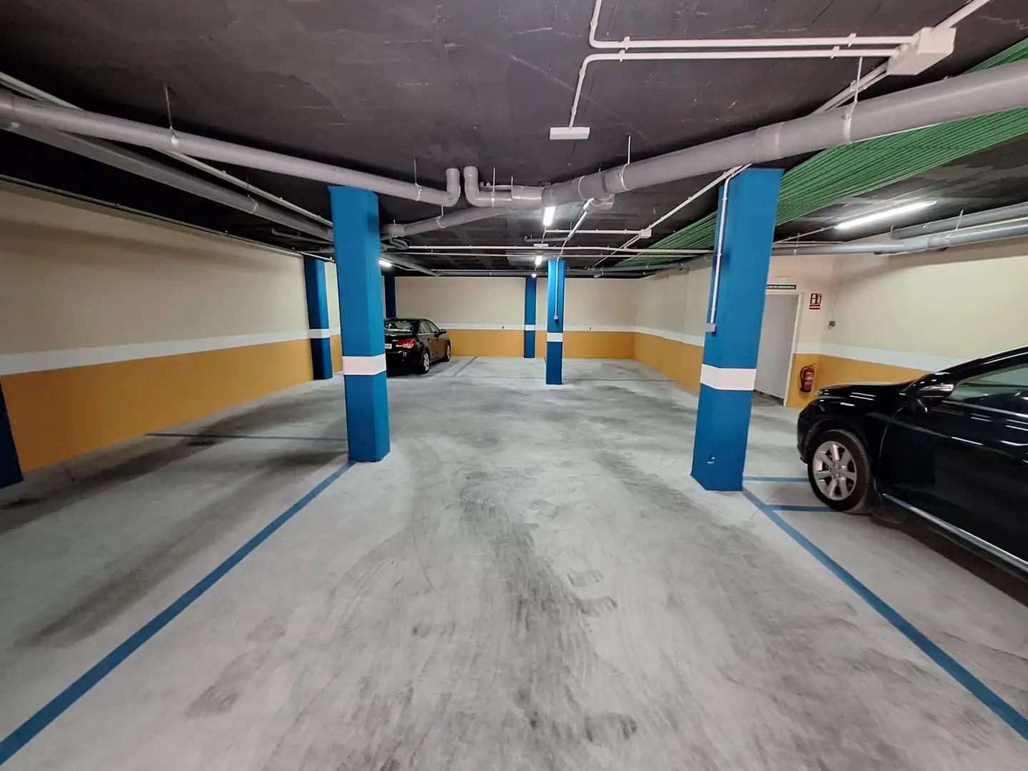 Parking de Apartamento de alquiler en Torrevieja con Aire acondicionado, Calefacción y Amueblado