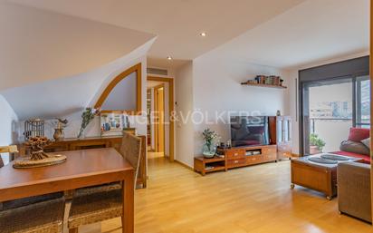 Living room of Attic for sale in Rubí  with Air Conditioner, Heating and Parquet flooring