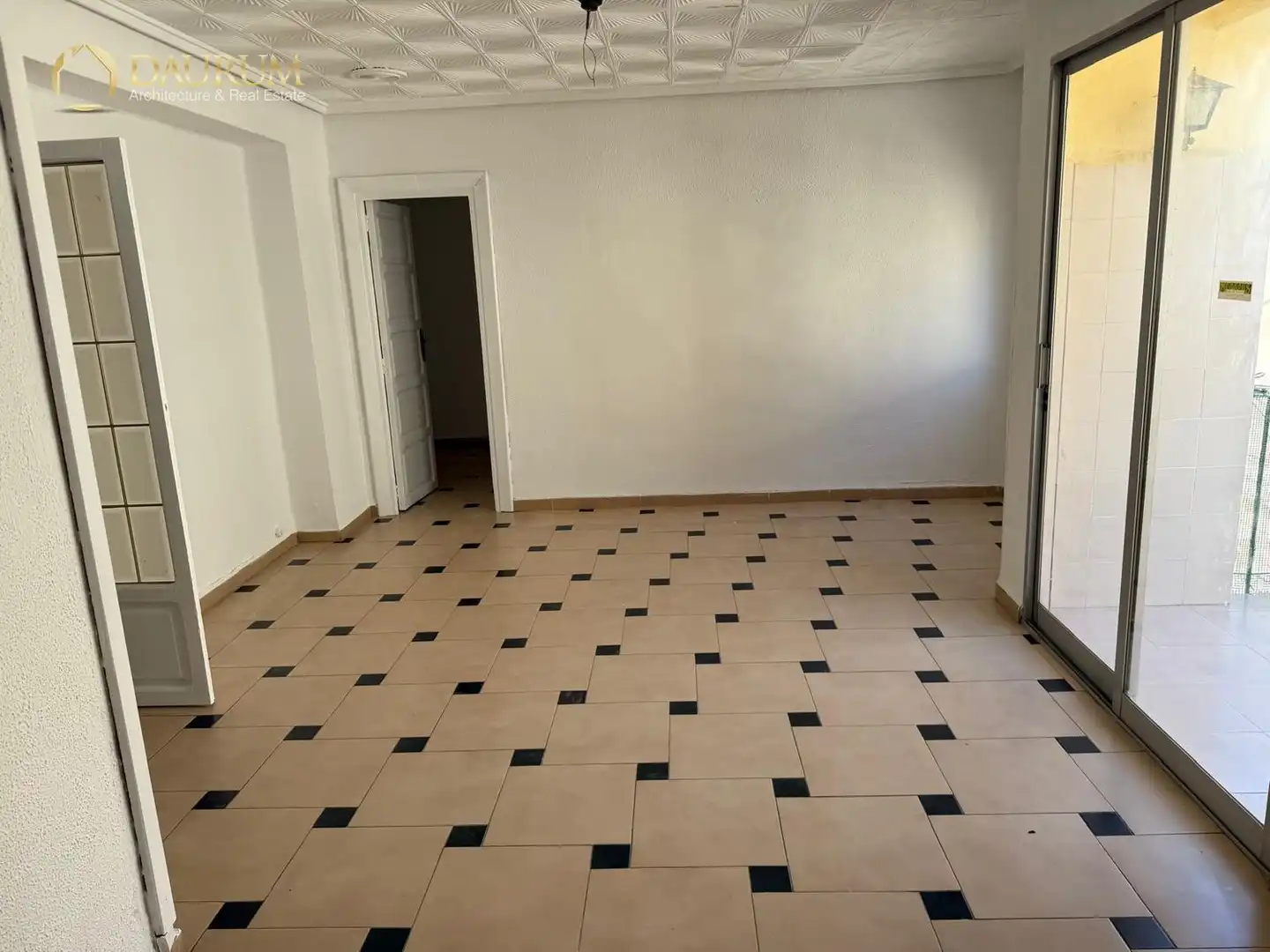 Flat for sale in Valencia  with Terrace and Storage room