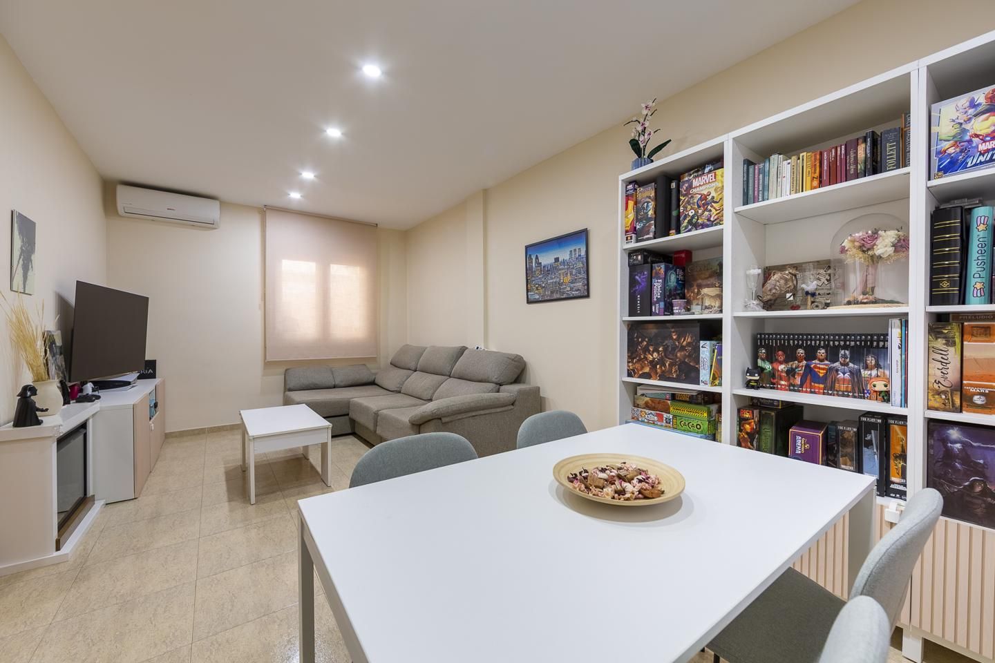 Sala d'estar de Casa adosada en venda en Huércal de Almería amb Aire condicionat i Terrassa