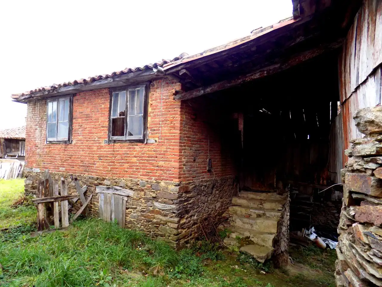 Vista exterior de Finca rústica en venta en Salas con Calefacción, Jardín privado y Terraza