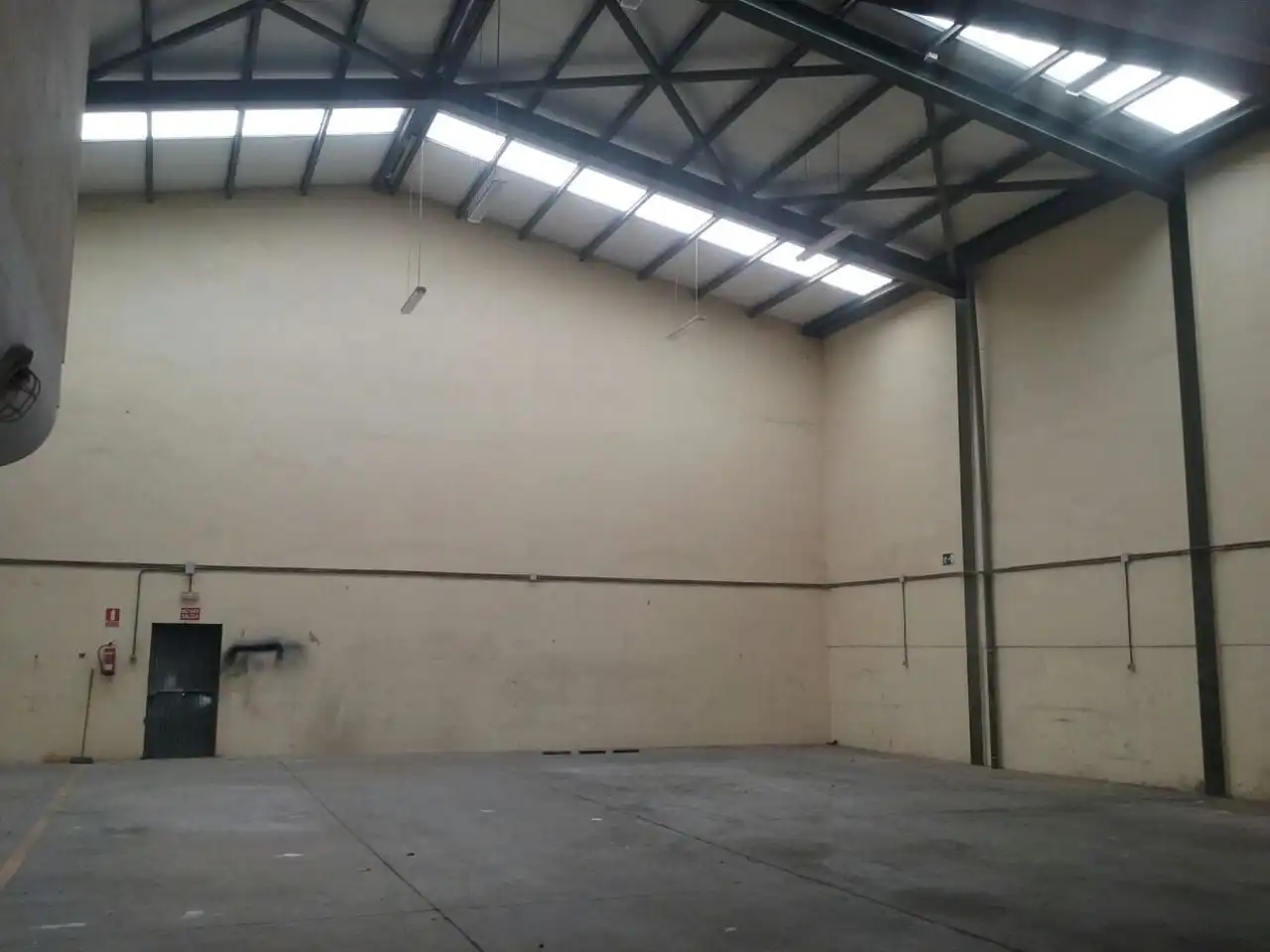 Industrial buildings for rent in Ingenio