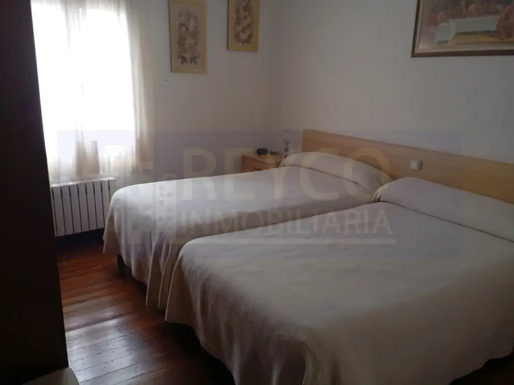 Habitación de Casa o chalet en venta en Estollo