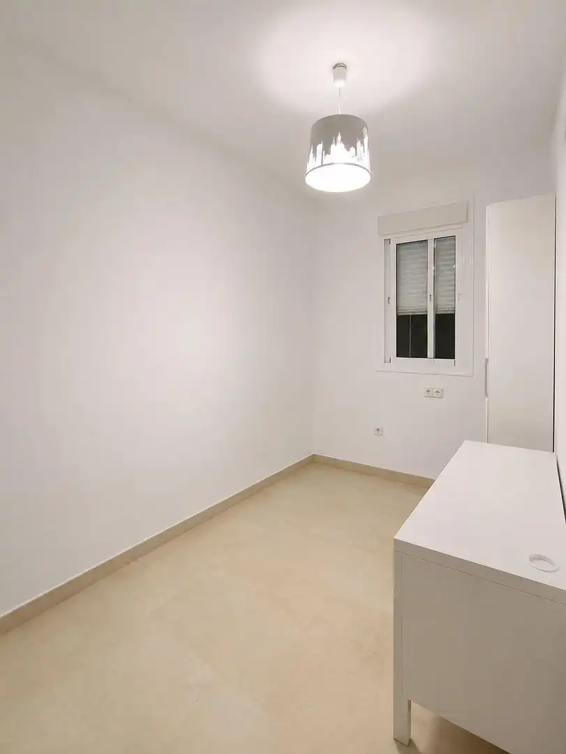 Bedroom of Ground floor for rent in Algeciras  with Private garden, Furnished and Alarm