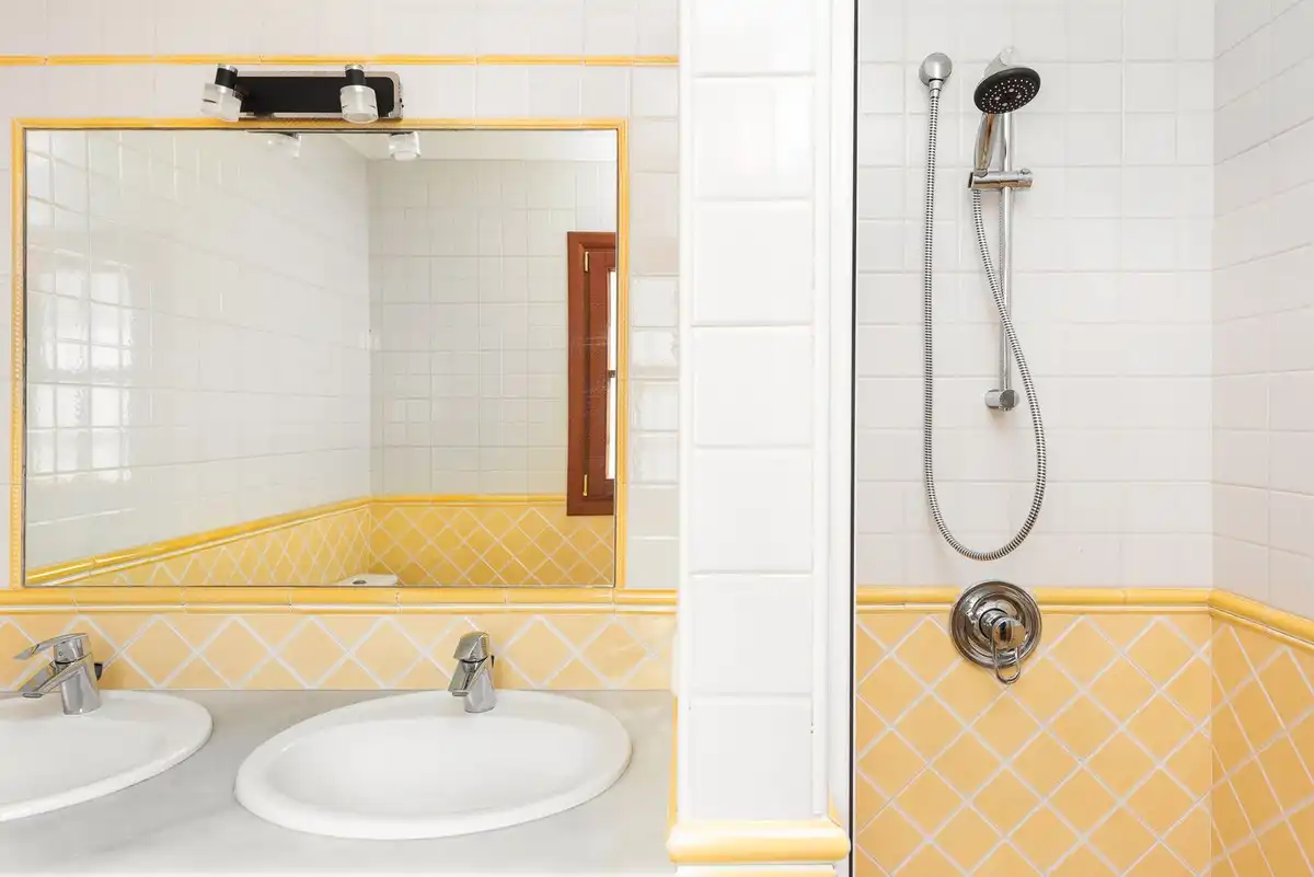 Baño de Terreno en venta en Manilva
