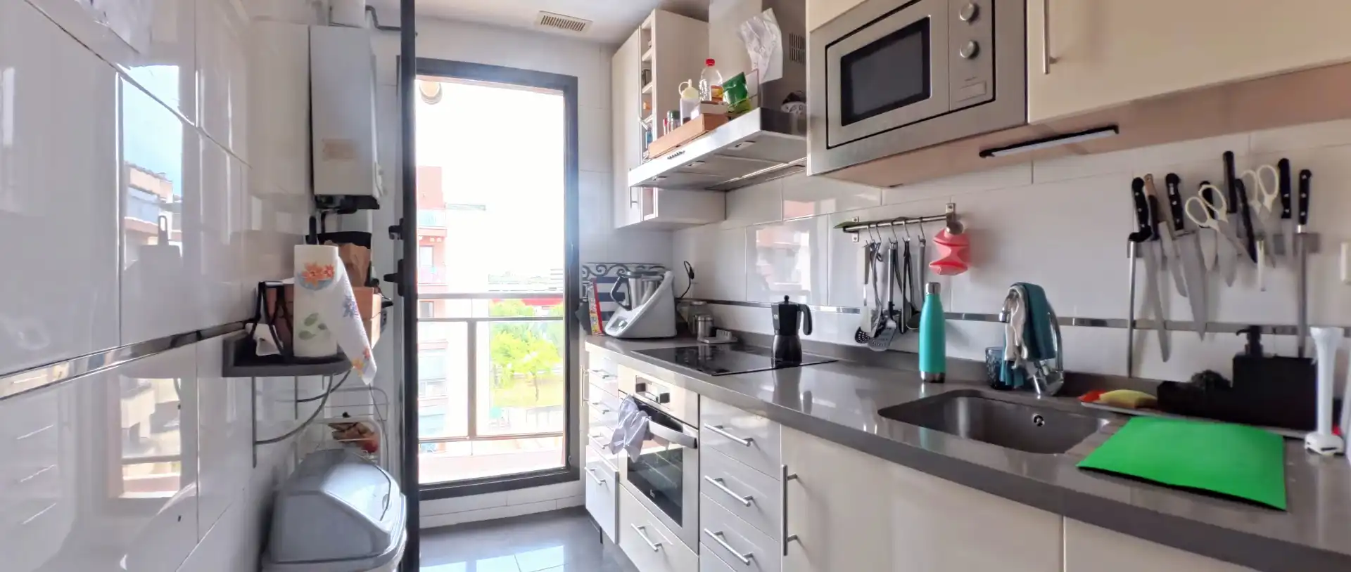 Cocina de Piso en venta en Mairena del Aljarafe con Aire acondicionado, Calefacción y Jardín privado