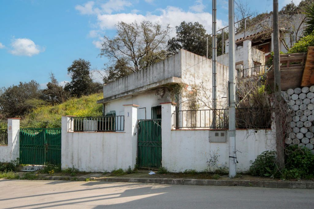 Exterior view of House or chalet for sale in Cerdanyola del Vallès  with Storage room