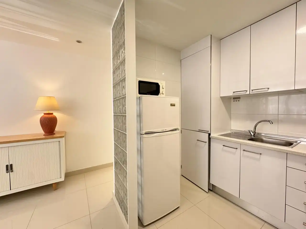 Cocina de Apartamento de alquiler en Madrid con Aire acondicionado, Calefacción y Amueblado