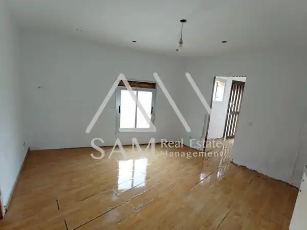 Planta baja en venta en Nou Barris
