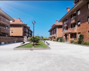 Vista exterior de Pis en venda en Bárcena de Cicero amb Calefacció, Terrassa i Moblat