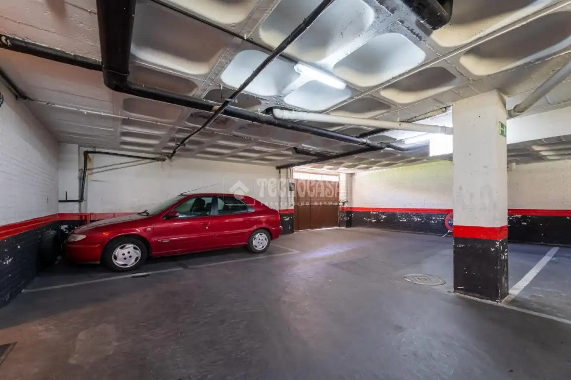 Parking de Piso en venta en Las Rozas de Madrid con Calefacción, Terraza y Trastero