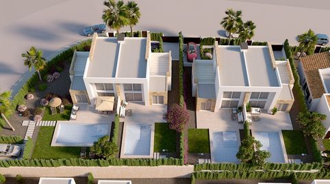 Villa  Semidetached de 3 dormitorios y 2 baños con piscina y jardín en Algorfa, imagen 2