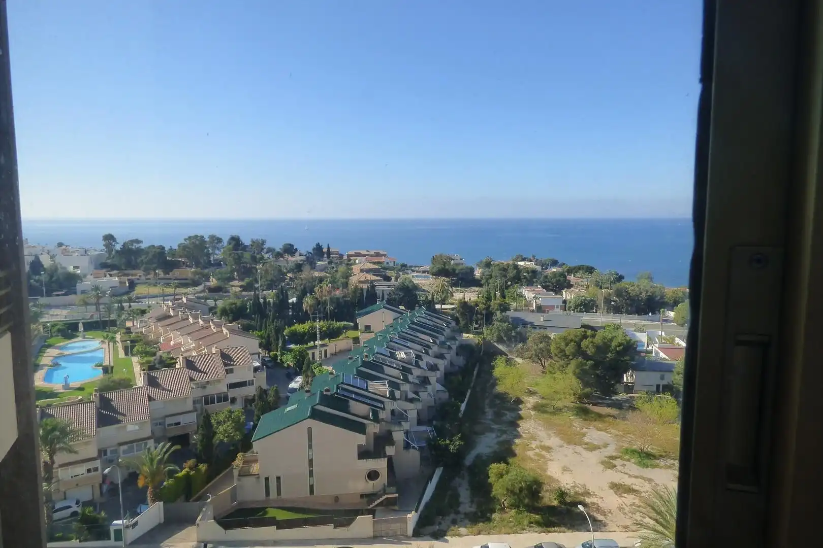 Außenansicht von Wohnung zum Verkauf in Alicante / Alacant mit Klimaanlage, Heizung und Privatgarten