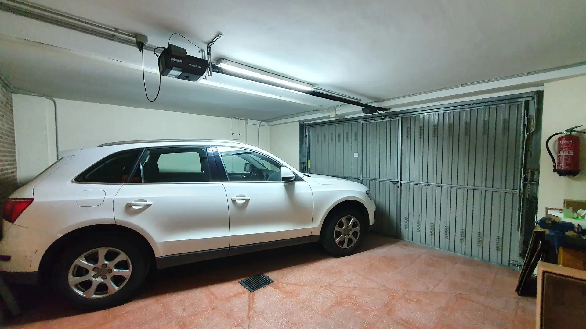 Aparcament de Casa adosada en venda en Dueñas amb Calefacció, Parquet i Terrassa