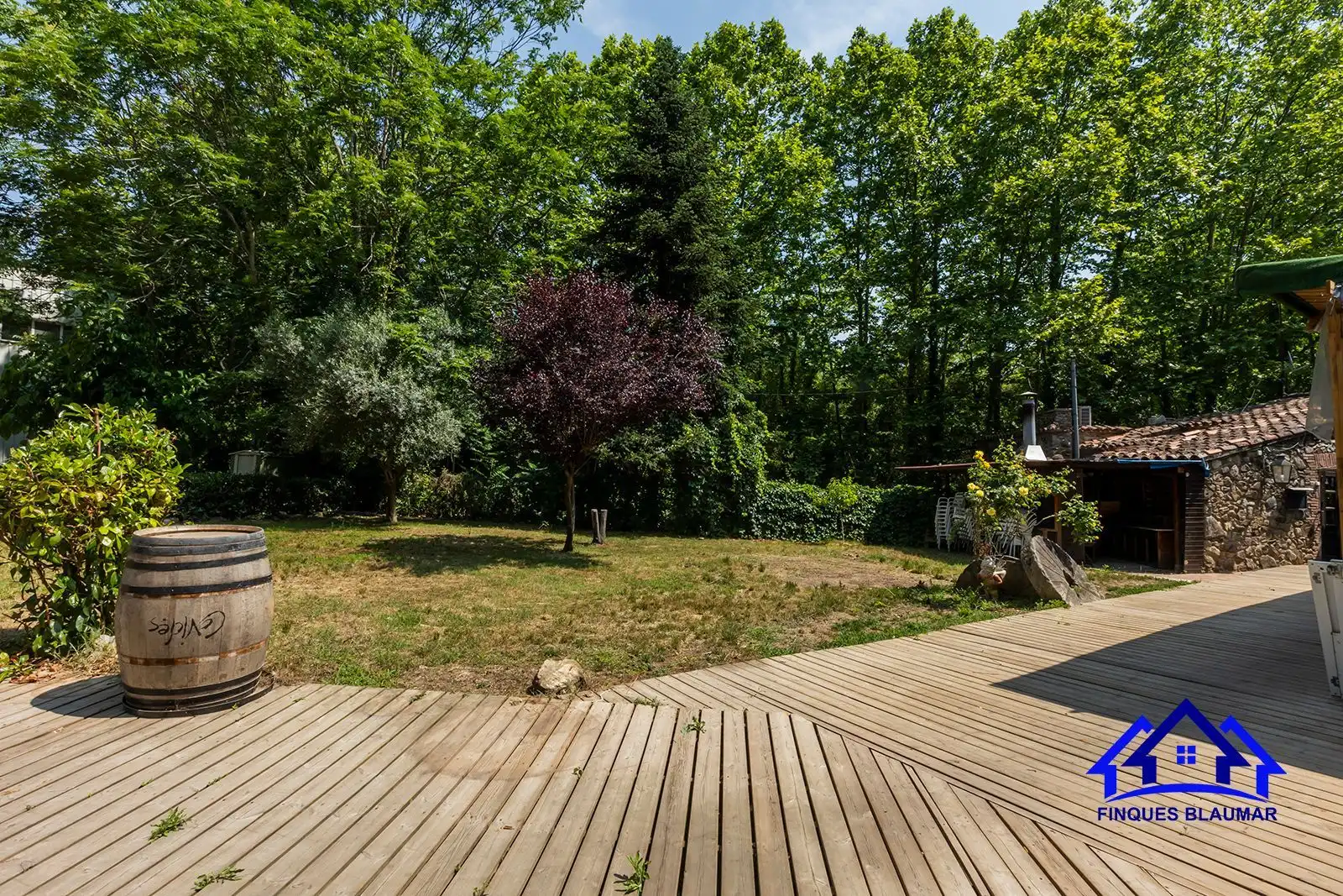 Garten von Geschaftsraum zur Miete in Sant Iscle de Vallalta mit Klimaanlage und Terrasse