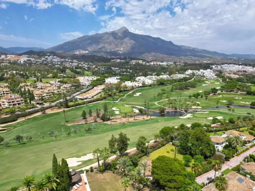 Exterior view of Houses for sale in Nueva Andalucía