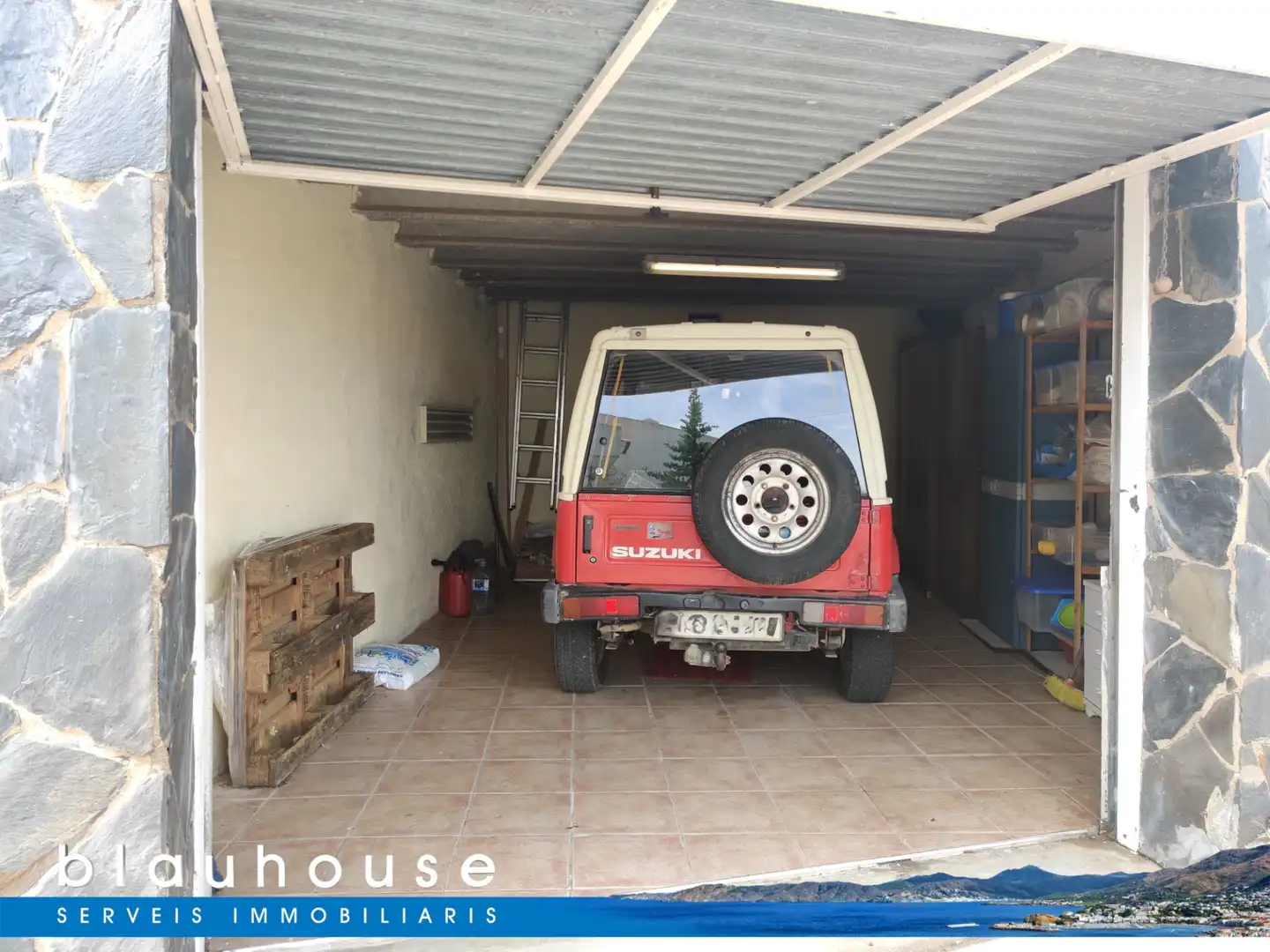 Parkplatz von Haus oder Chalet zum Verkauf in Llançà mit Klimaanlage, Privatgarten und Terrasse