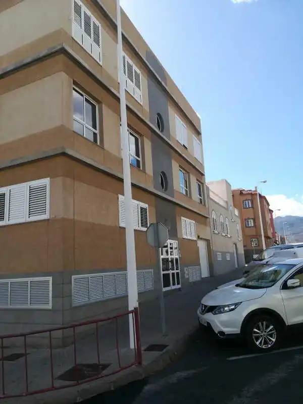 Vista exterior de Piso en venta en Agüimes con Trastero