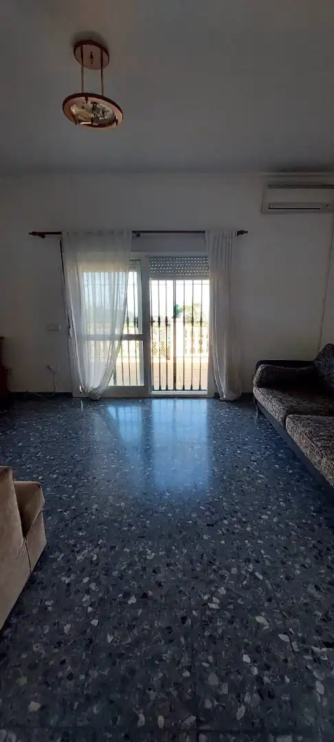 Sala de estar de Casa o chalet para compartir en Marbella con Aire acondicionado, Terraza y Amueblado
