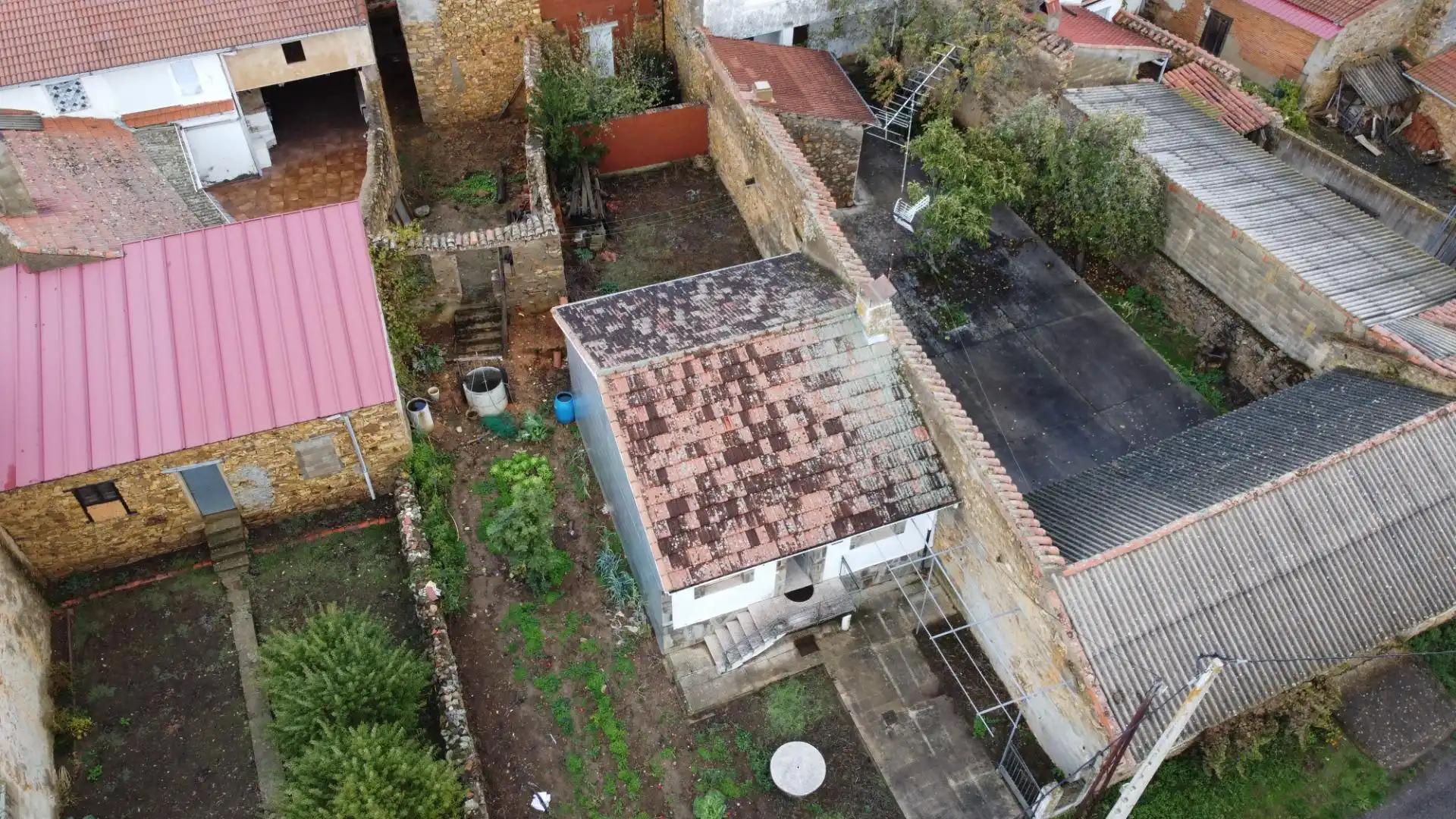 Houses for sale in Castrocontrigo  with Private garden, Terrace and Furnished