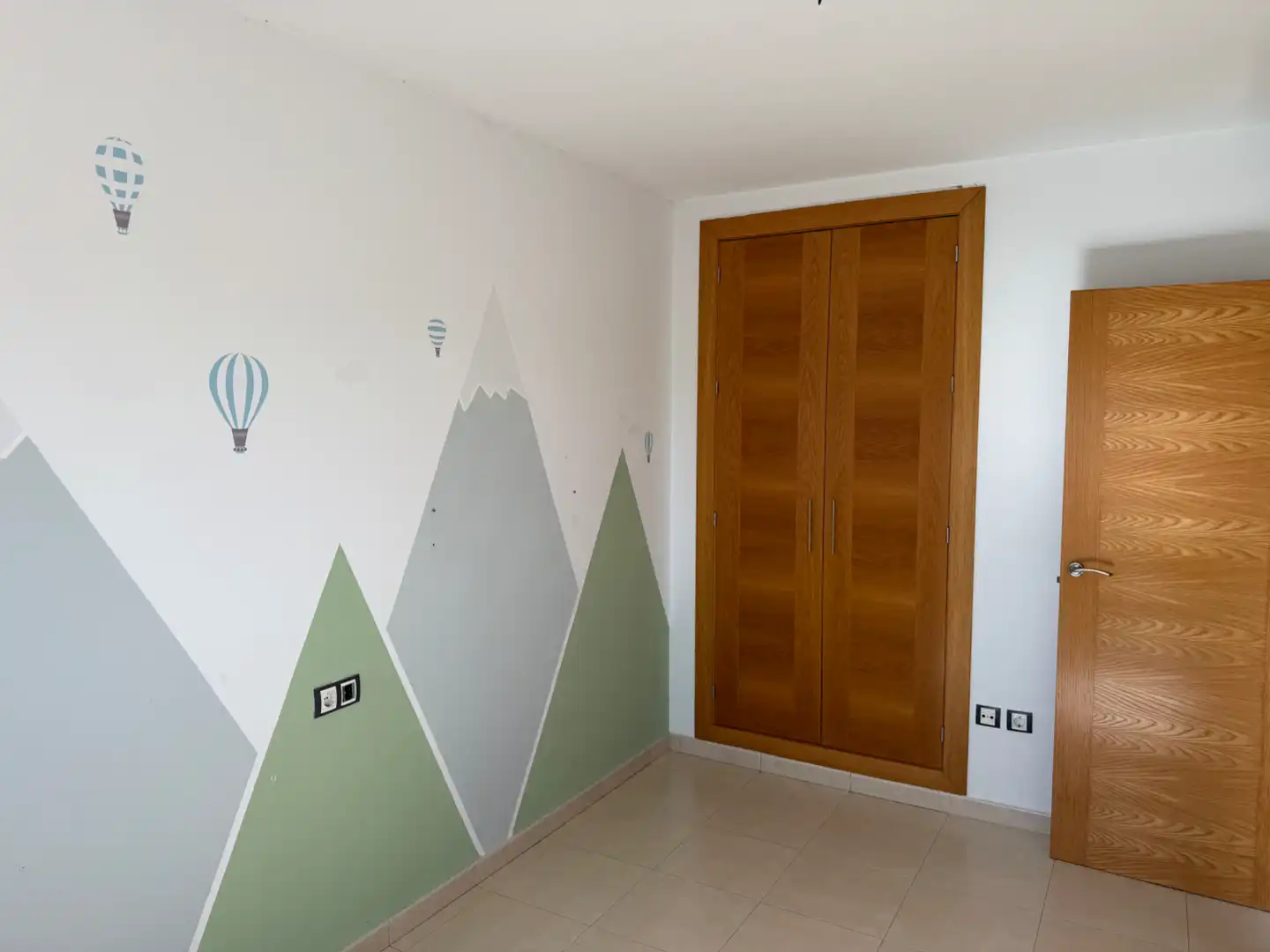 Habitación de Casa adosada en venta en Murcia con Aire acondicionado, Calefacción y Jardín privado