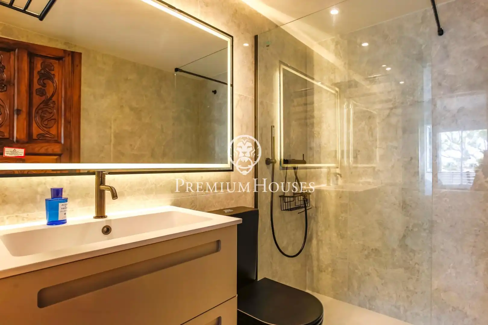 Badezimmer von Erdgeschoss zur Miete in Sitges mit Klimaanlage, Heizung und Terrasse