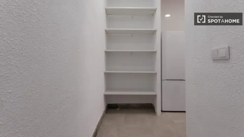 Cocina de Piso para compartir en Valencia con Aire acondicionado, Calefacción y Amueblado
