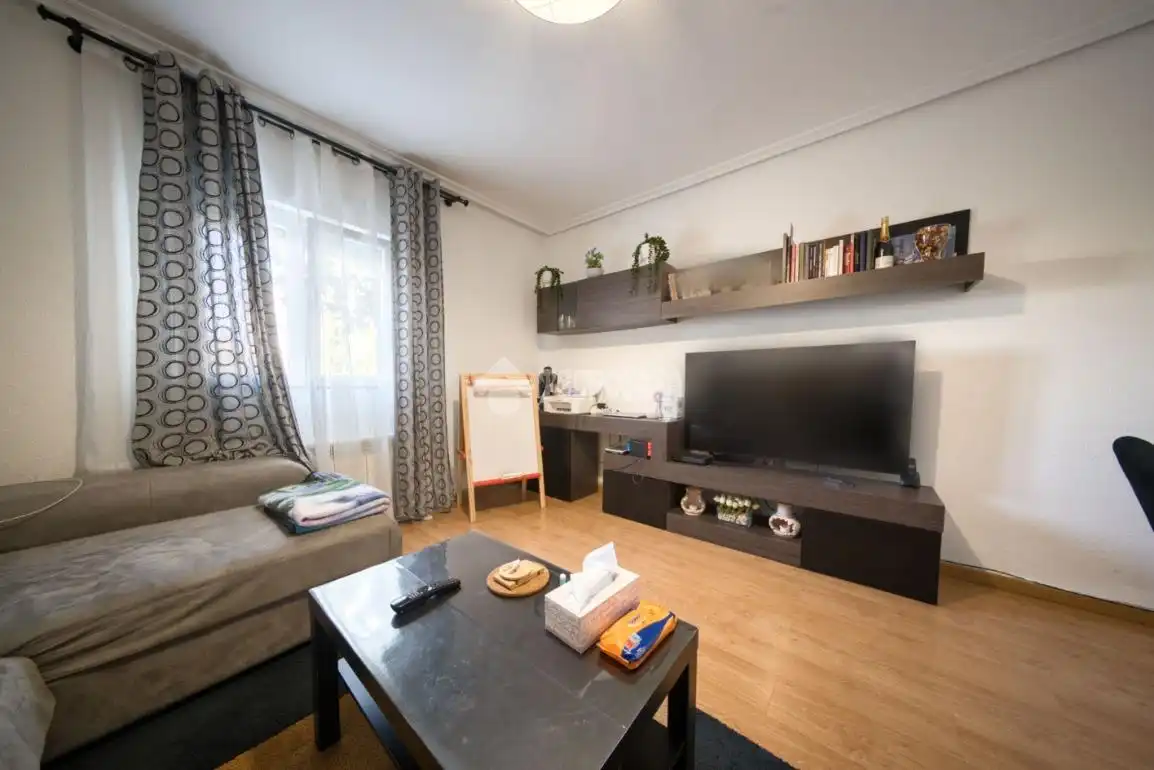 Sala d'estar de Pis en venda en Cuatro de Marzo
