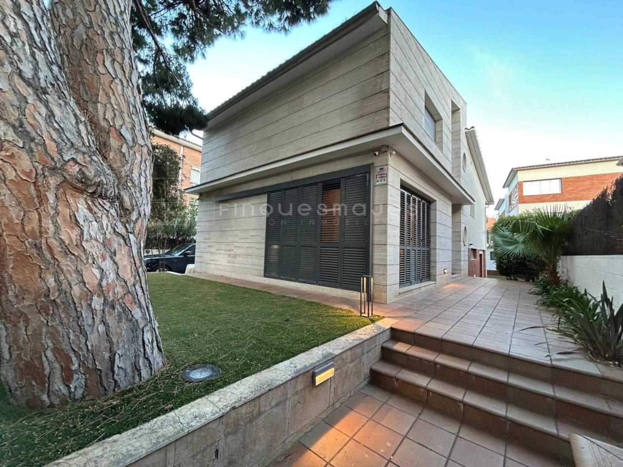 Vista exterior de Casa o xalet en venda en Castelldefels amb Aire condicionat, Calefacció i Jardí privat