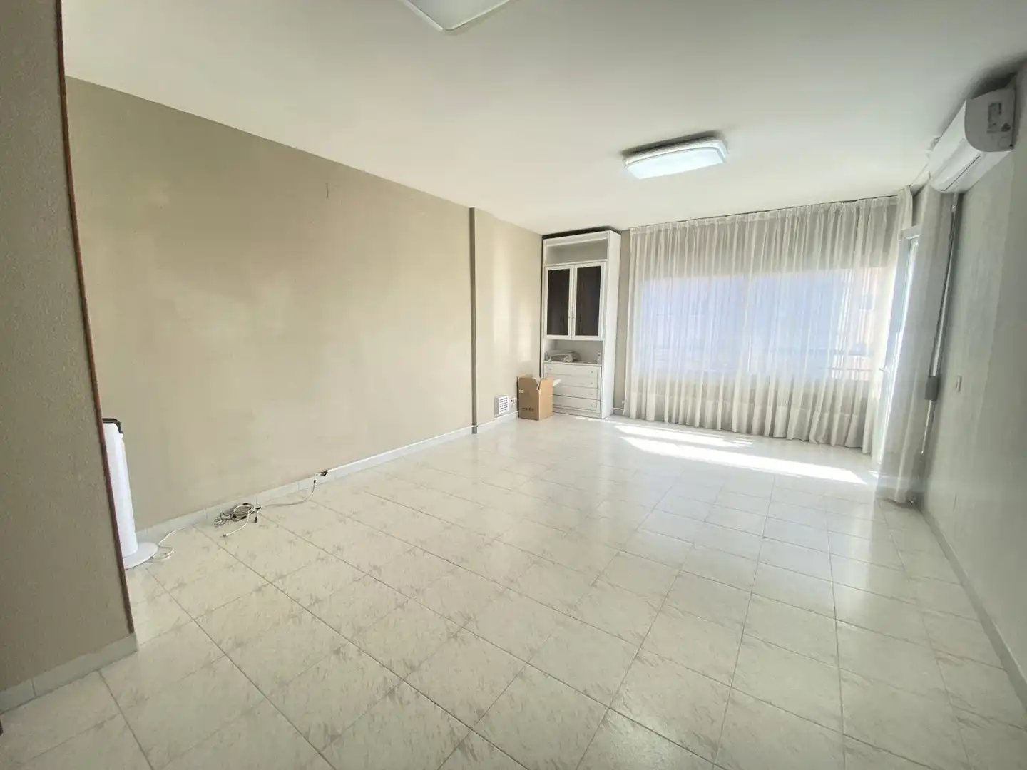 Piso con terraza en venta en Lluis Companys, imagen 3