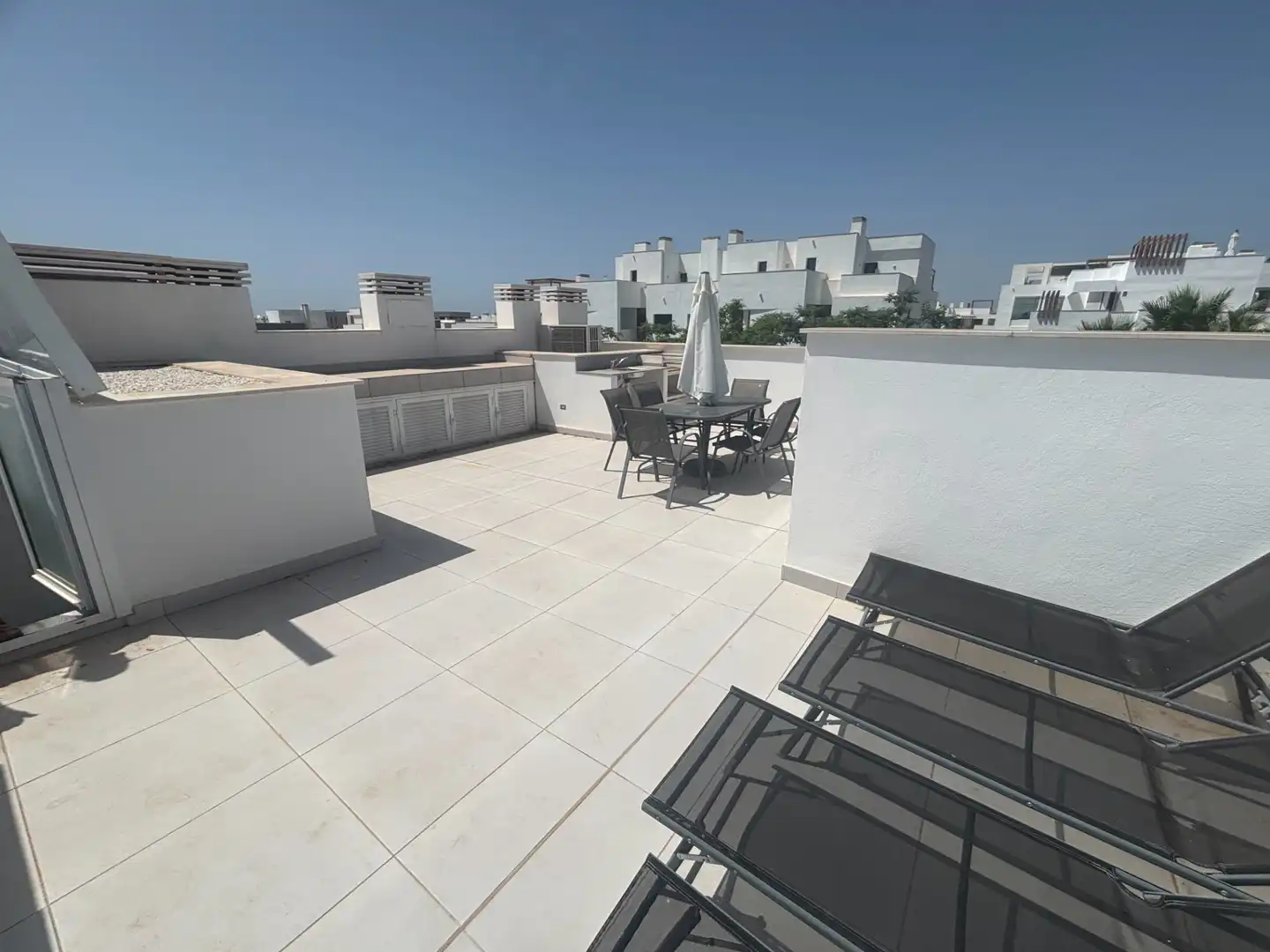 Terrassa de Casa adosada en venda en Estepona amb Aire condicionat, Calefacció i Jardí privat